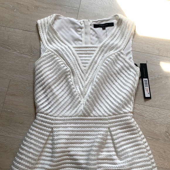 Women’s Andrew Marc White Dress NWT - Picture 2 of 4
